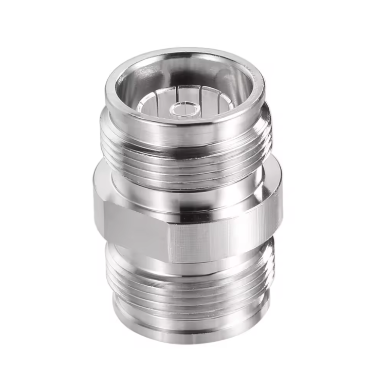 Adapter 4.3-10 DIN gniazdo / 4.3-10 DIN gniazdo